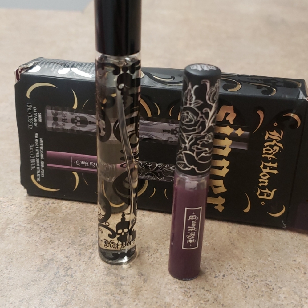 🌟HP🌟❇️SINNER Kat Von D DISCONTINUED Mini Lipstick Set NWT - Picture 4 of 5